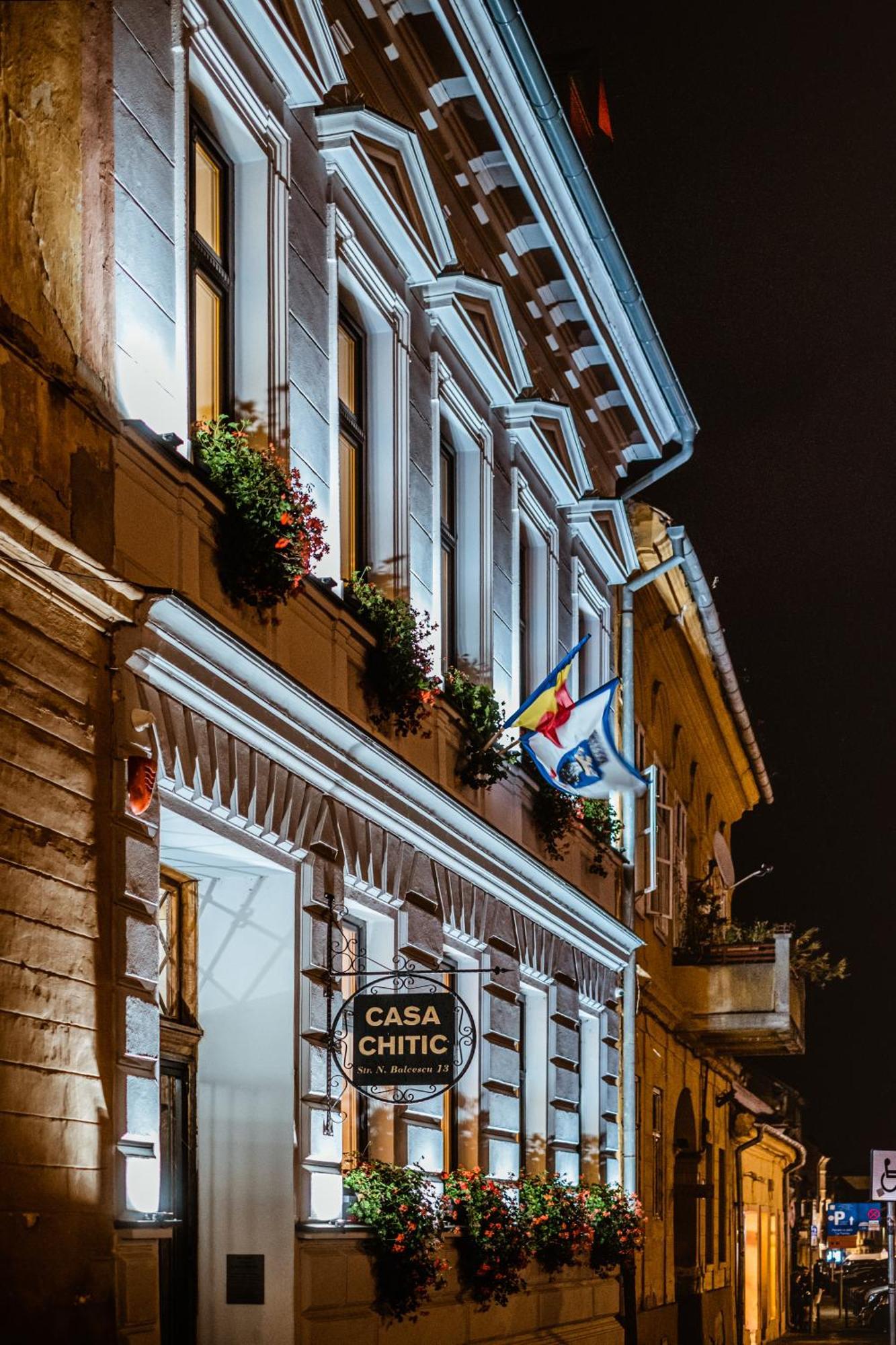 Casa Chitic - Hotel & Restaurant- Str Nicolae Balcescu 13 Брашов Екстер'єр фото